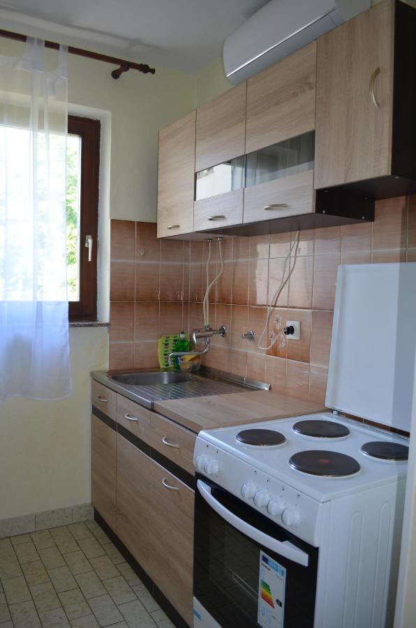 Apartments Aneva Baska  Bagian luar foto