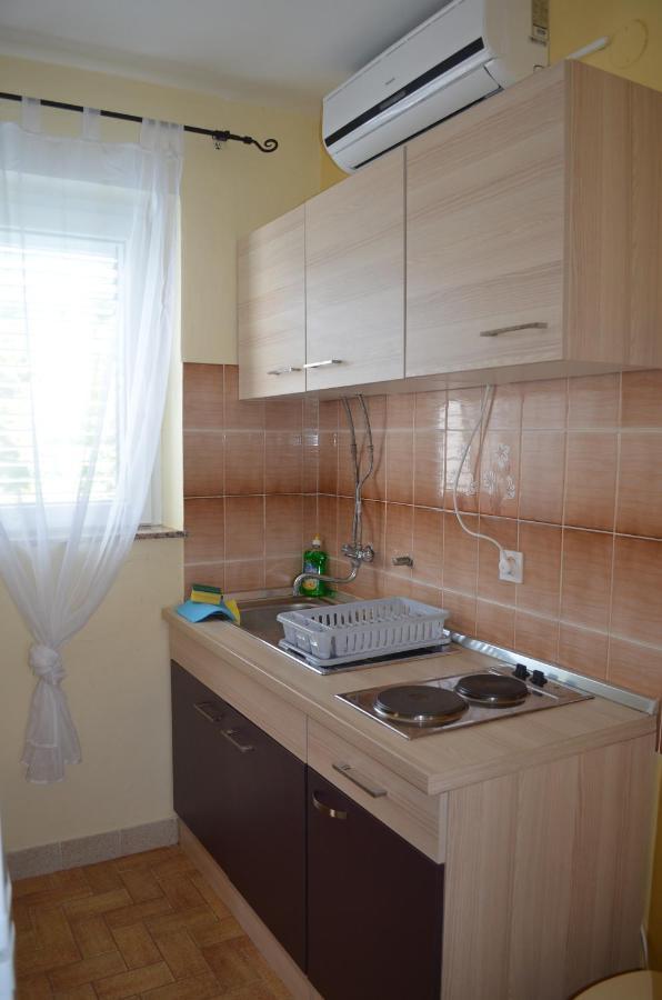 Apartments Aneva Baska  Bagian luar foto